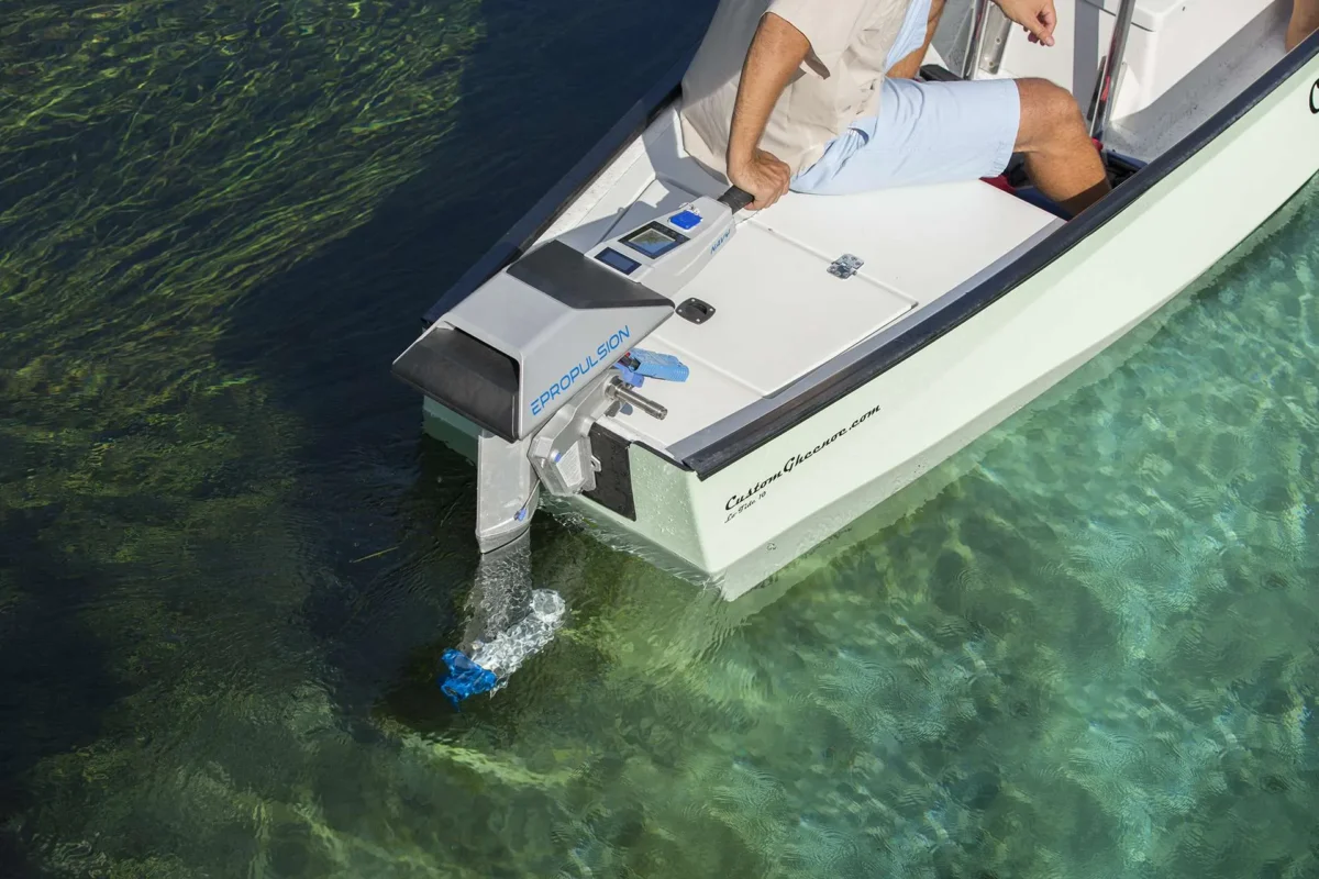 Električni vanbrodski motor - električna penta ePropulsion Navy 6.0 EVO 9.9KS