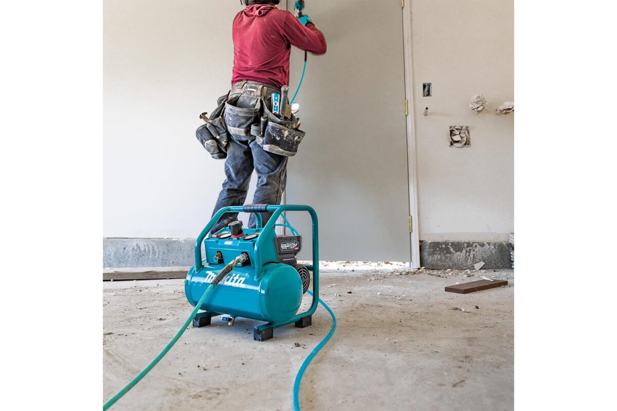 Aku kompresor Makita AC001GZ 40V 7.6l