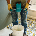 Aku mješač-mikser za boju-lijepak Makita UT002GZ 40V 24cm