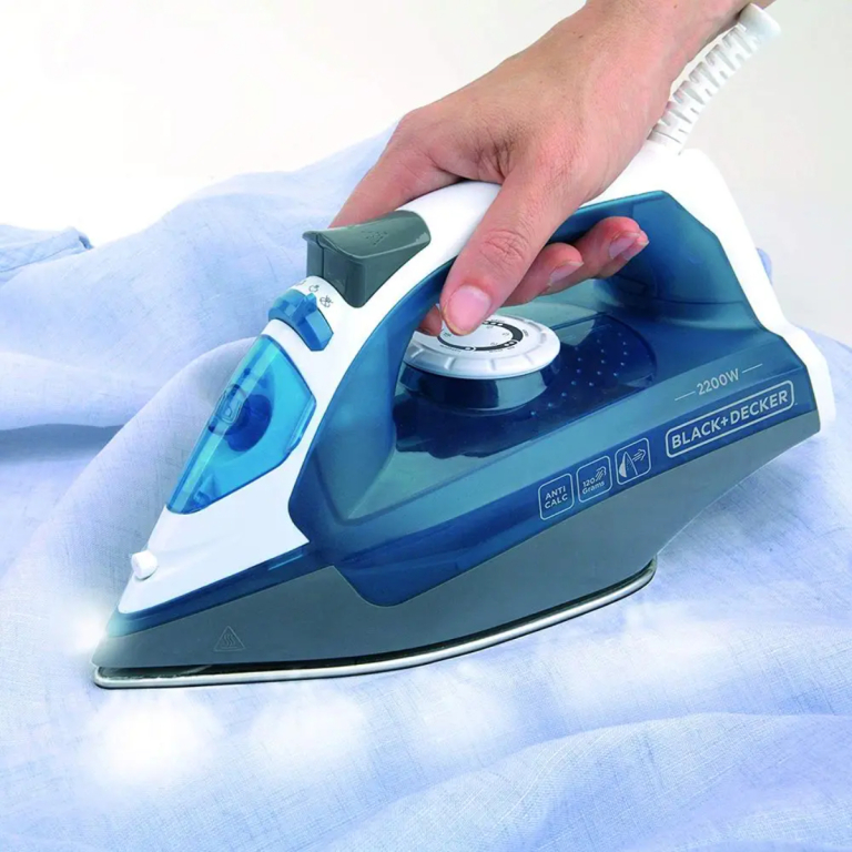 Pegla na paru Black+Decker 2200W BXIR2200E