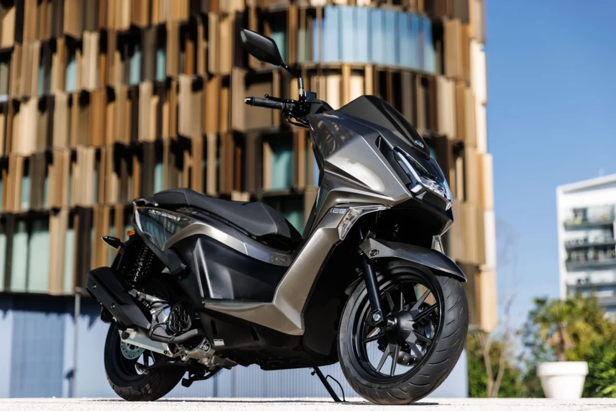 Motor - skuter Kymco Sky Town 125 - 125cc