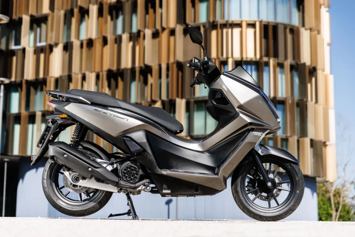 Motor - skuter Kymco Sky Town 125 - 125cc