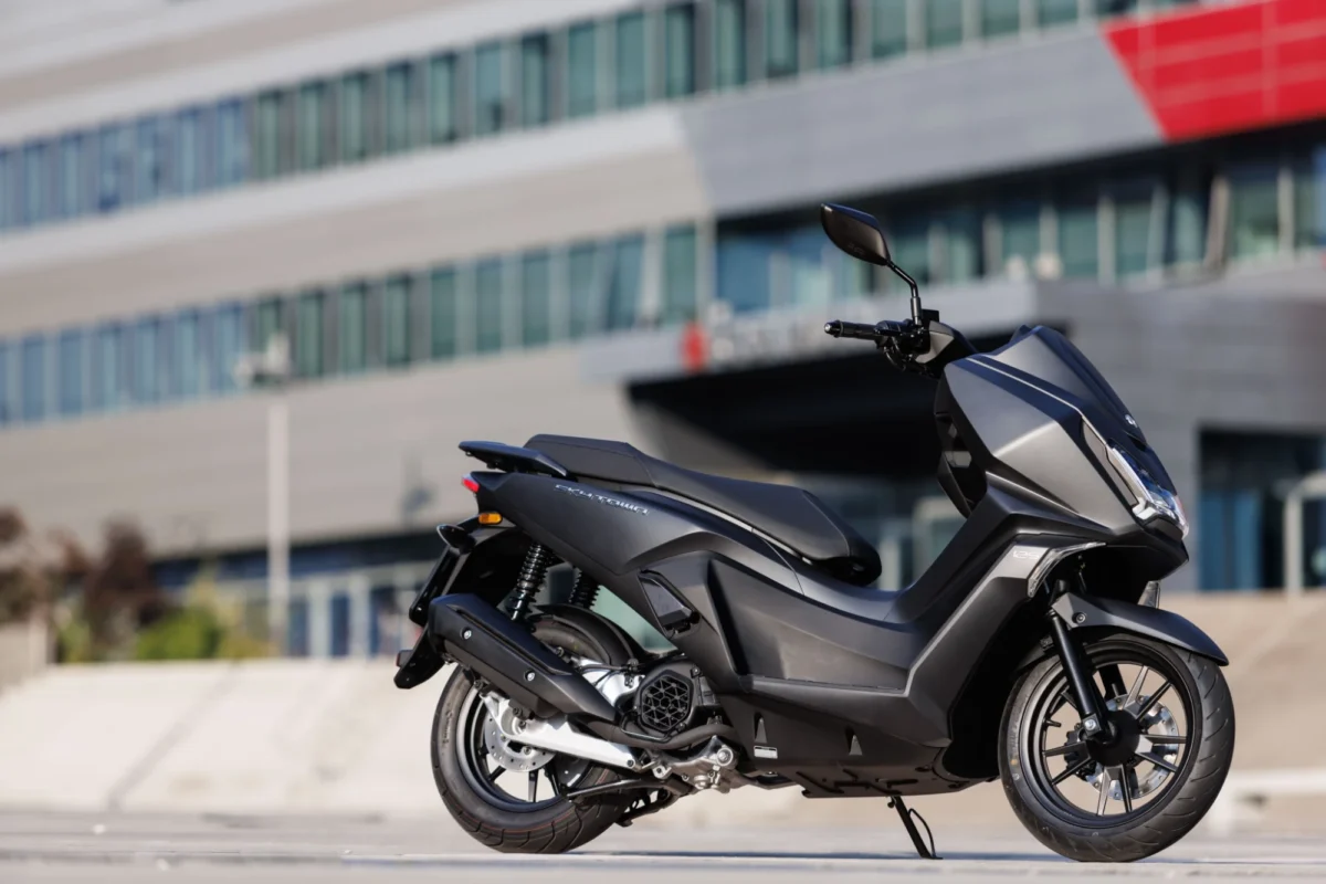 Motor - skuter Kymco Sky Town 125 - 125cc