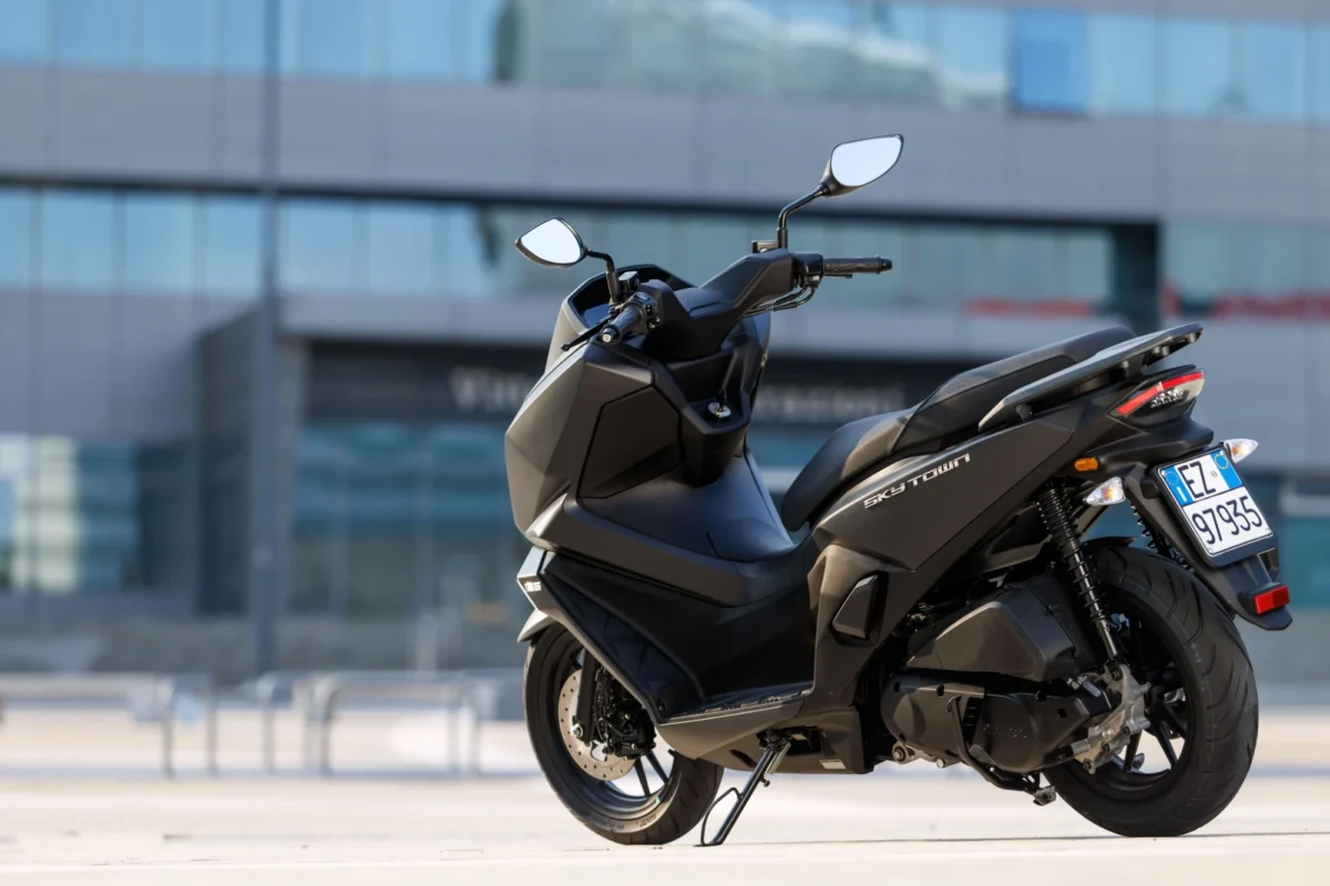 Motor - skuter Kymco Sky Town 125 - 125cc