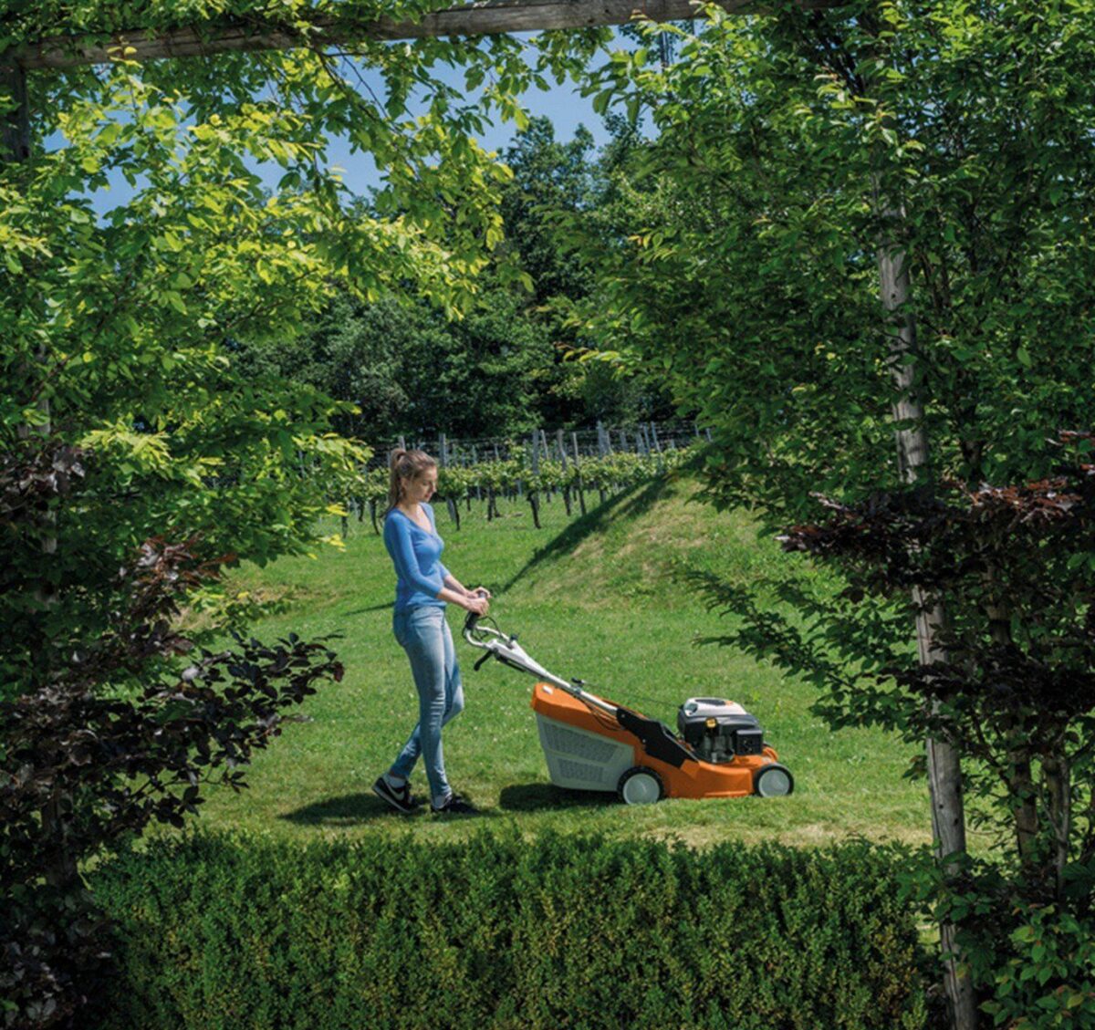 Gurajuća benzinska parkovska kosilica - kosačica STIHL RM 253 2.4KS 51cm 1800m2