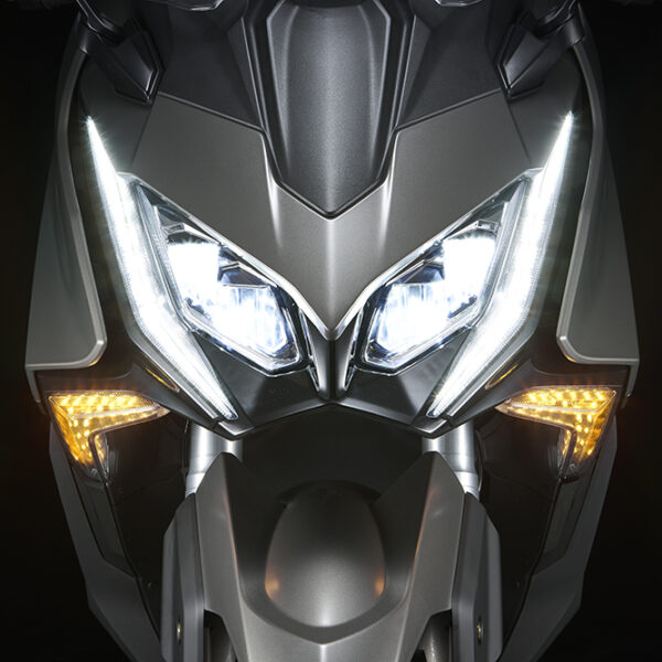 Motor - skuter Kymco AK 550 Premium - 550cc