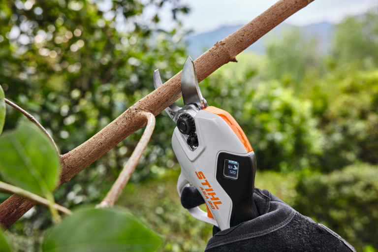 Aku škare-makaze za orezivanje - voćarske STIHL ASA 20 10.8V sa baterijom AS 2 i punjačem AL 1