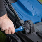 Gurajuća aku kosilica - kosačica Scheppach BC-MP380-XS2 5911414900 2x20V IXES Brushless 38cm sa 2 baterije 2.0Ah i 2 punjača 2.4A