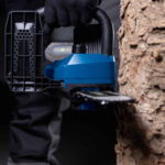 Aku pila - motorka za drvo Scheppach C-CS254-XS2 20V IXES 25.4cm sa baterijom 2.0Ah i punjačem 2.4A