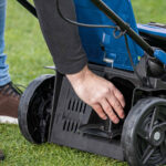 Gurajuća aku kosilica - kosačica Scheppach BC-MP380-XS2 5911414900 2x20V IXES Brushless 38cm sa 2 baterije 2.0Ah i 2 punjača 2.4A