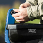 Aku raspršivač Scheppach C-GSP800-XS2 20V IXES 3.5l sa baterijom 2.0Ah i punjačem 2.4A