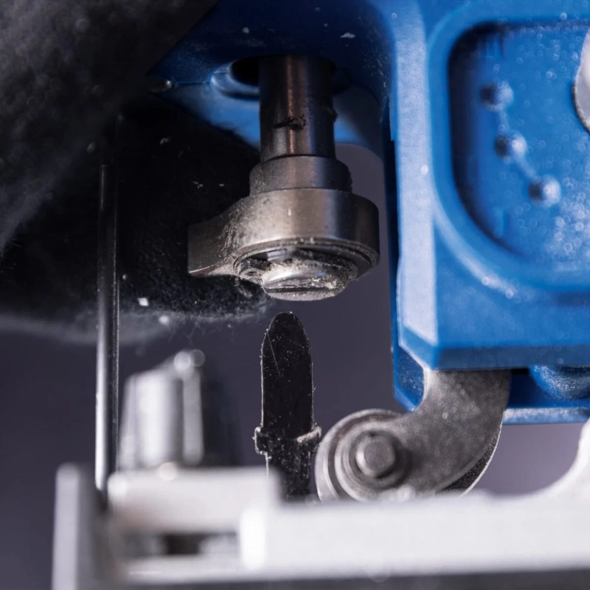 Aku ubodna pila Scheppach BC-JS254-XS2 20V IXES Brushless sa baterijom 2.0Ah i punjačem 2.4A