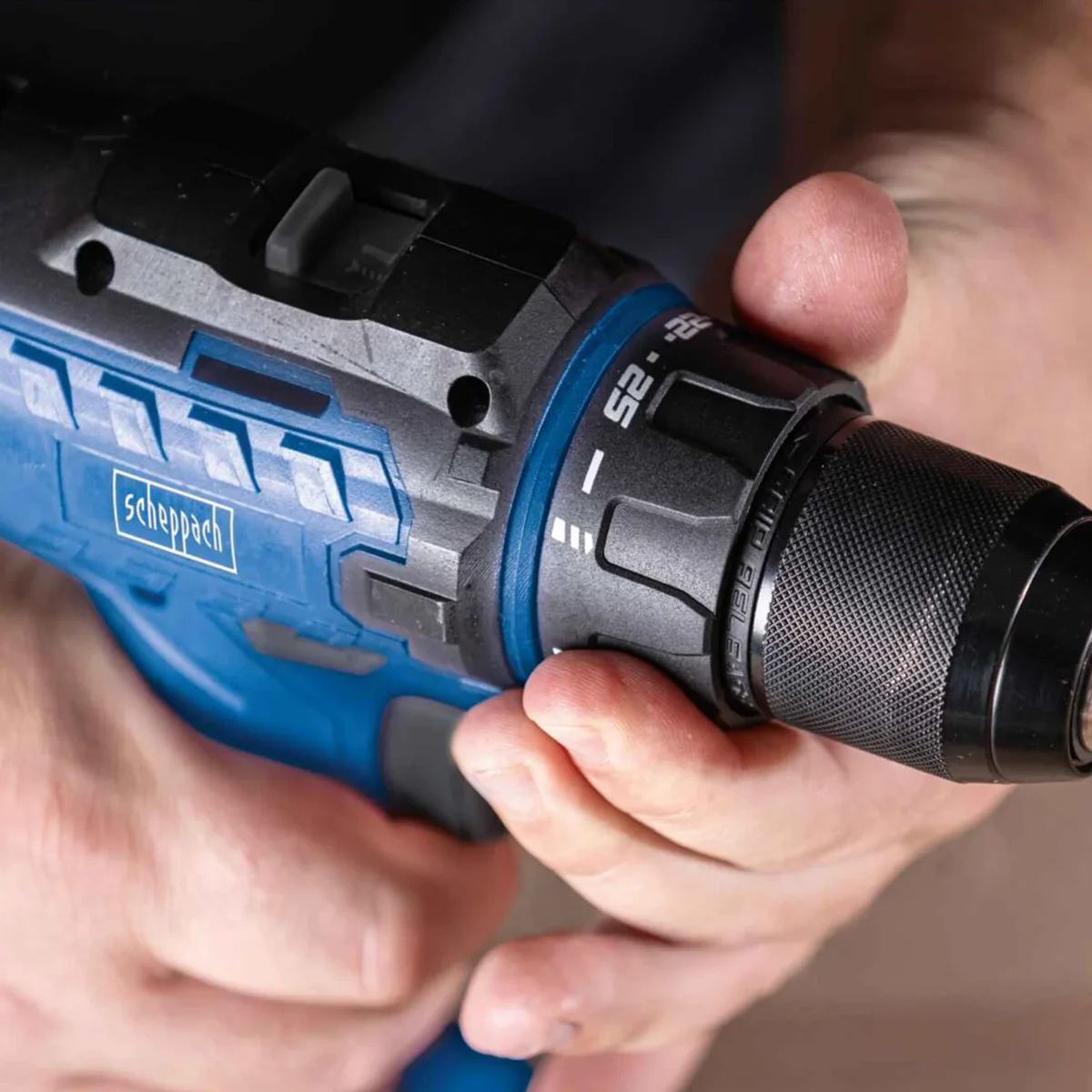 Aku bušilica - odvijač Scheppach C-DD45-XS2 20V IXES 45Nm sa baterijom 2.0Ah i punjačem 2.4A