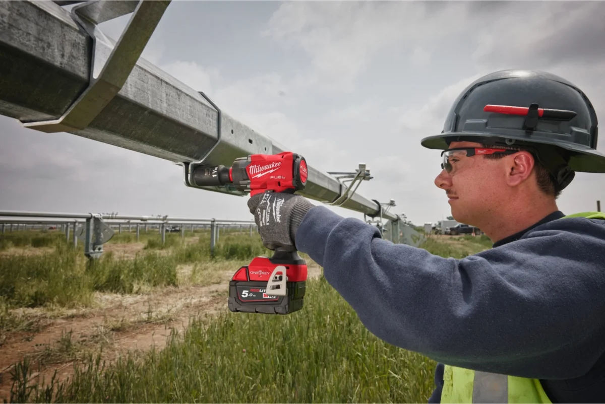 Aku udarni odvijač za solarne panele Milwaukee M18 ONEFIW2FC12-0X 4933493412 18V 1/2″ 203Nm u koferu