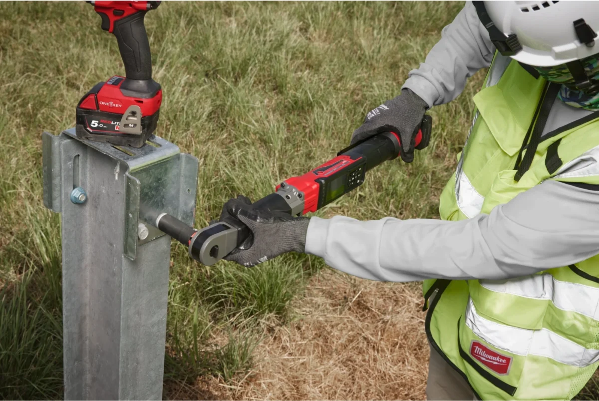 Aku udarni odvijač za solarne panele Milwaukee M18 ONEFIW2FC12-0X 4933493412 18V 1/2″ 203Nm u koferu