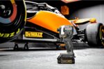 Aku udarni odvijač DeWalt x McLaren F1 Team DCF85MP2T 18V 205Nm sa baterijom 4.0Ah i punjačem u koferu
