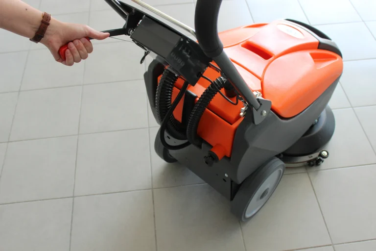 Aku mašina za pranje - čišćenje podova TSM Grande Brio 35 E 35cm