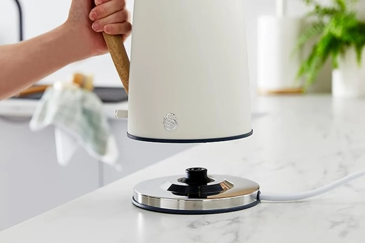 Kuhalo za vodu Swan SK14610 P-16185 1.7L 3000W