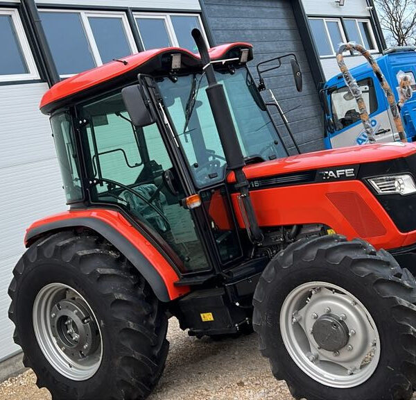 Dizelski traktor Tafe 1015 4WD sa kabinom 028491 100KS
