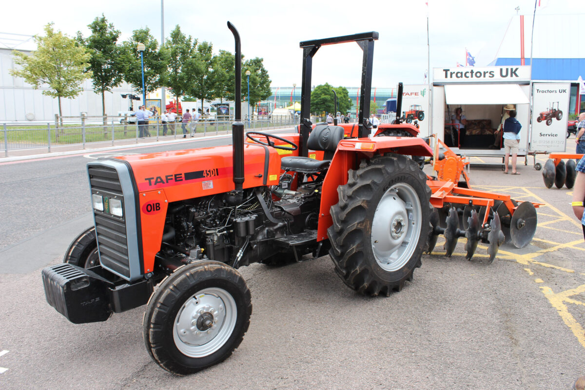 Dizelski traktor Tafe 45 DI 2WD bez kabine 014249 47.7KS