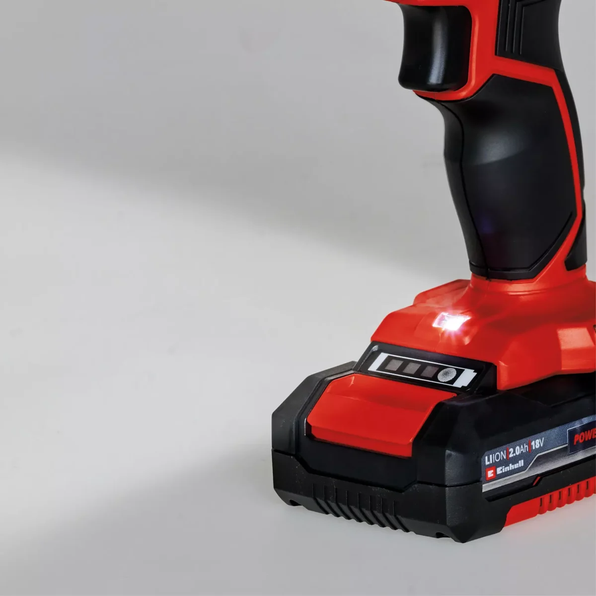 Aku bušilica - odvijač Einhell TE-CD 18/2 Li 4514231 sa dvije 2.0Ah baterije i punjačem