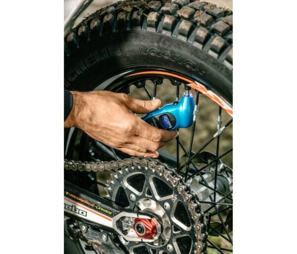 Digitalni mjerač pritiska u gumama Hoegert HT8G314