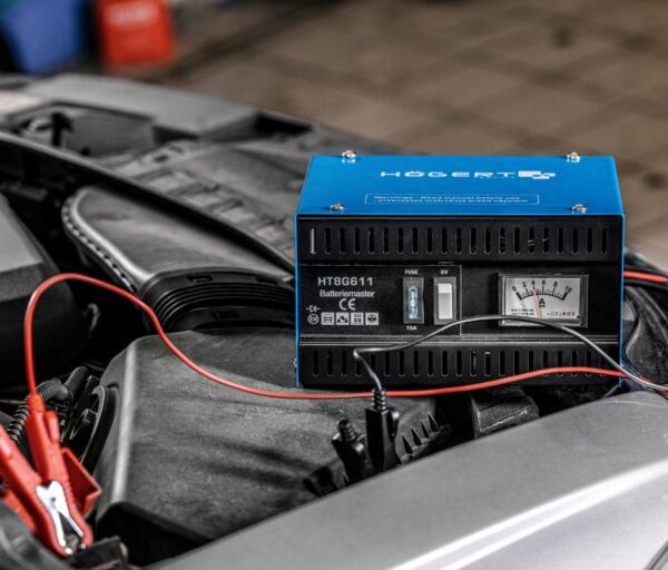 Punjač za akumulator Hoegert HT8G611 6/12V 3.5/7A 105Ah