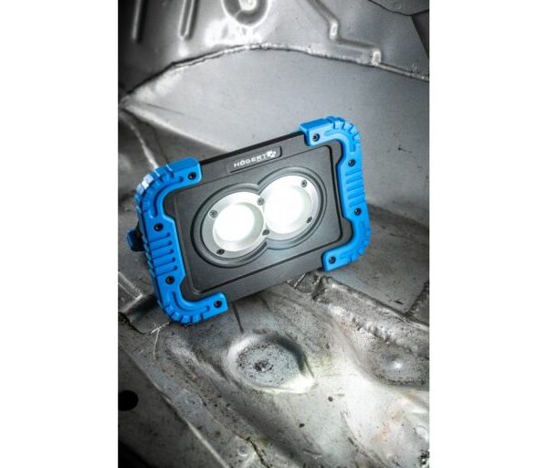 Prijenosni LED USB reflektor Hoegert HT1E430