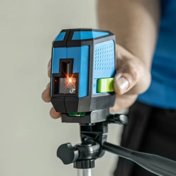 Samonivelirajući laserski nivelir Hoegert HT4M071 24m