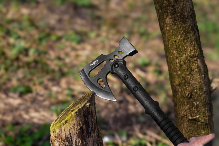 Multifunkcionalna sjekira Neo Tools 63-178 sa futrolom 420mm