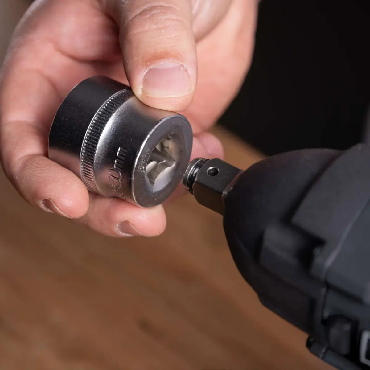 Aku udarni odvijač Scheppach BC-ASS350BE-X 58092089944 370Nm 1/2" sa 2.0Ah baterijom i punjačem