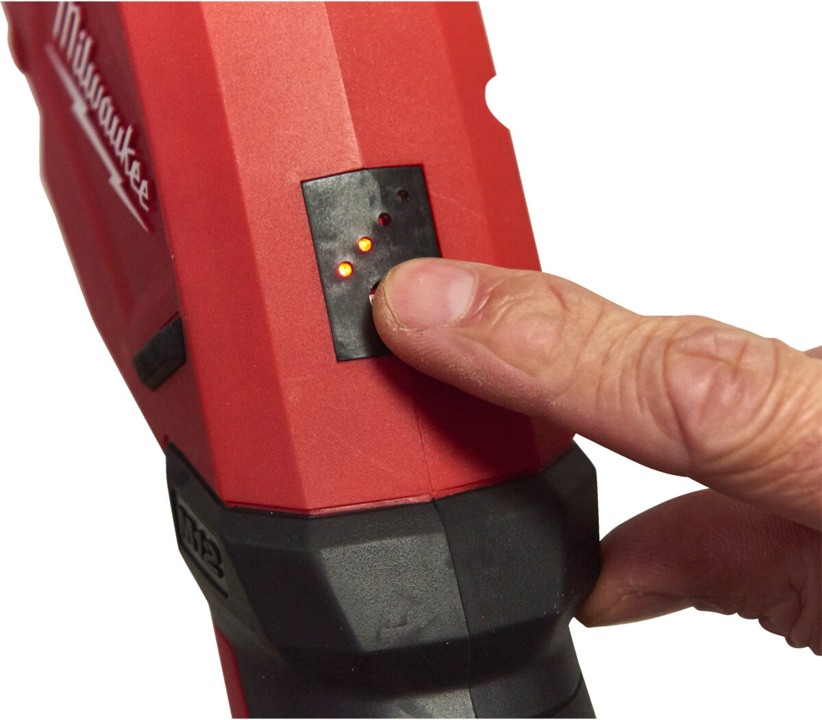 Aku rezač cijevi Milwaukee M12PCSS-202C 4933479242 12V sa dvije 2.0Ah baterije i punjačem u koferu