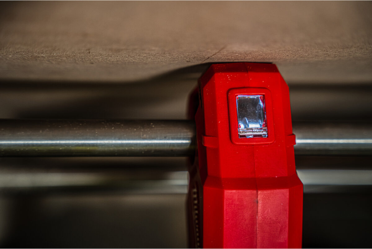 Aku rezač cijevi Milwaukee M12PCSS-202C 4933479242 12V sa dvije 2.0Ah baterije i punjačem u koferu