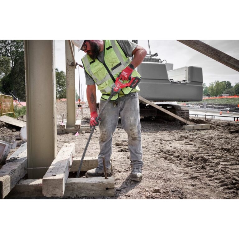 Aku vibrator za beton Milwaukee M18 FCVN12-551 4933479597 18V 25mm sa 5.5Ah baterijom i punjačem