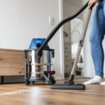 Aku usisivač za mokro-suho usisavanje Scheppach IXES C-NTS20-X 5907739400 sa 4.0Ah baterijom i punjačem