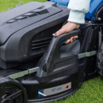 Samohodna aku kosilica-kosačica Scheppach IXES BC-MP470-X 5911417400 47cm sa četiri 4.0Ah baterije i dva dupla punjača