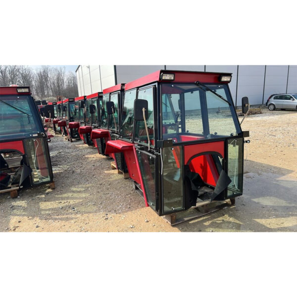 Traktorska kabina 088899 za Tafe 42 i LMT