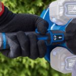 Aku škare-makaze za živu ogradu - živicu Scheppach BC-HT720-XS2 2x20V IXES Brushless 65cm sa 2 baterije 4.0Ah i 2 punjača 2.4A