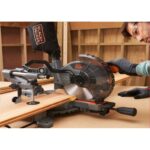 Električna potezno-nagibna pila - štucer Black+Decker BES701 1500W 216mm