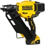 Aku pištolj za eksere - čavle DeWalt DCN930P2 18V 90mm sa 2 baterije 5.0 i punjačem u koferu
