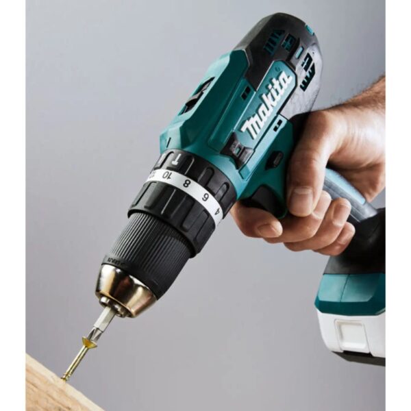 Aku udarna bušilica Makita HP488D002 18V 42Nm sa 2 baterije 1.5Ah i punjačem u koferu