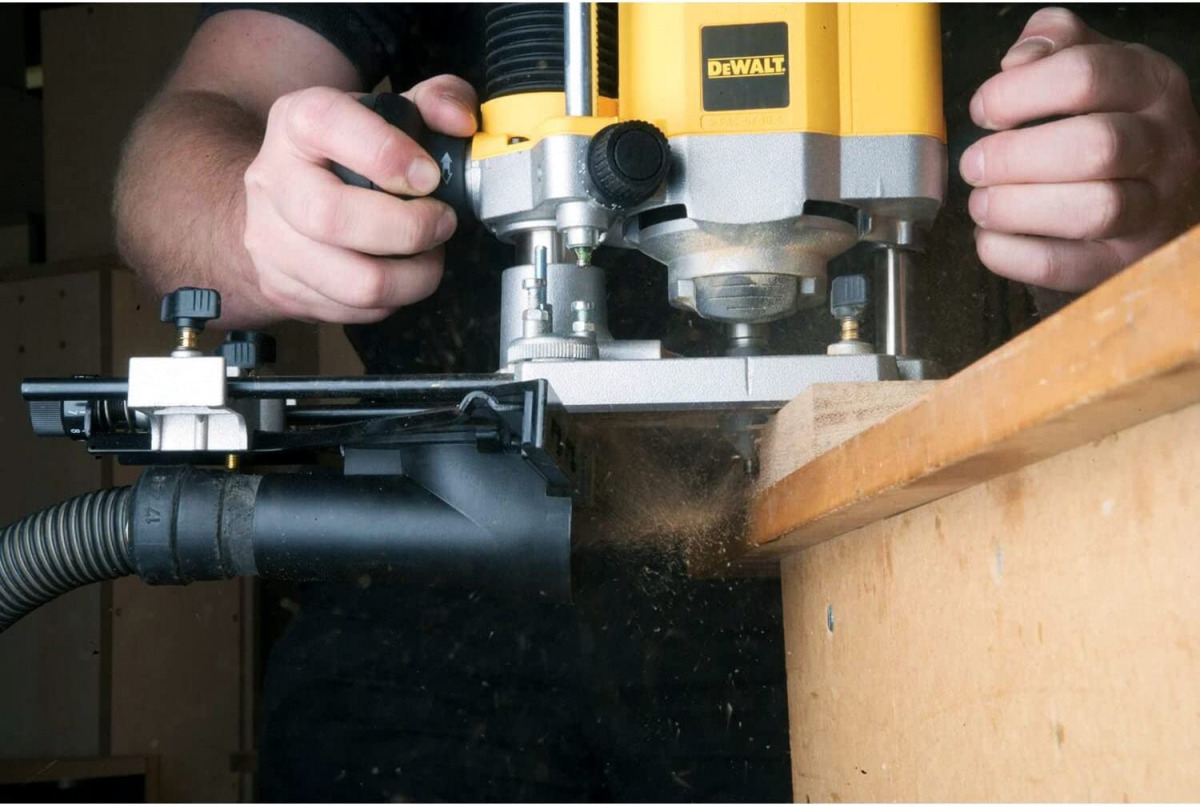 Električna glodalica za utore za drvo - keksarica DeWalt DW621KT 1100W u Tstak koferu