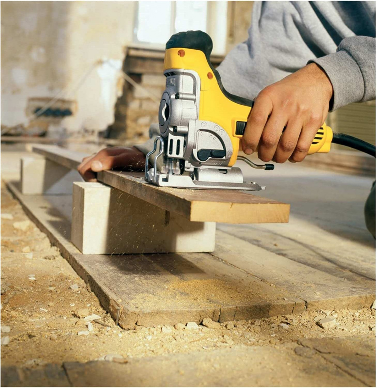 Električna ubodna pila DeWalt DW333KT 701W u Tstak koferu