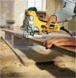 Električna ubodna pila DeWalt DW333KT 701W u Tstak koferu