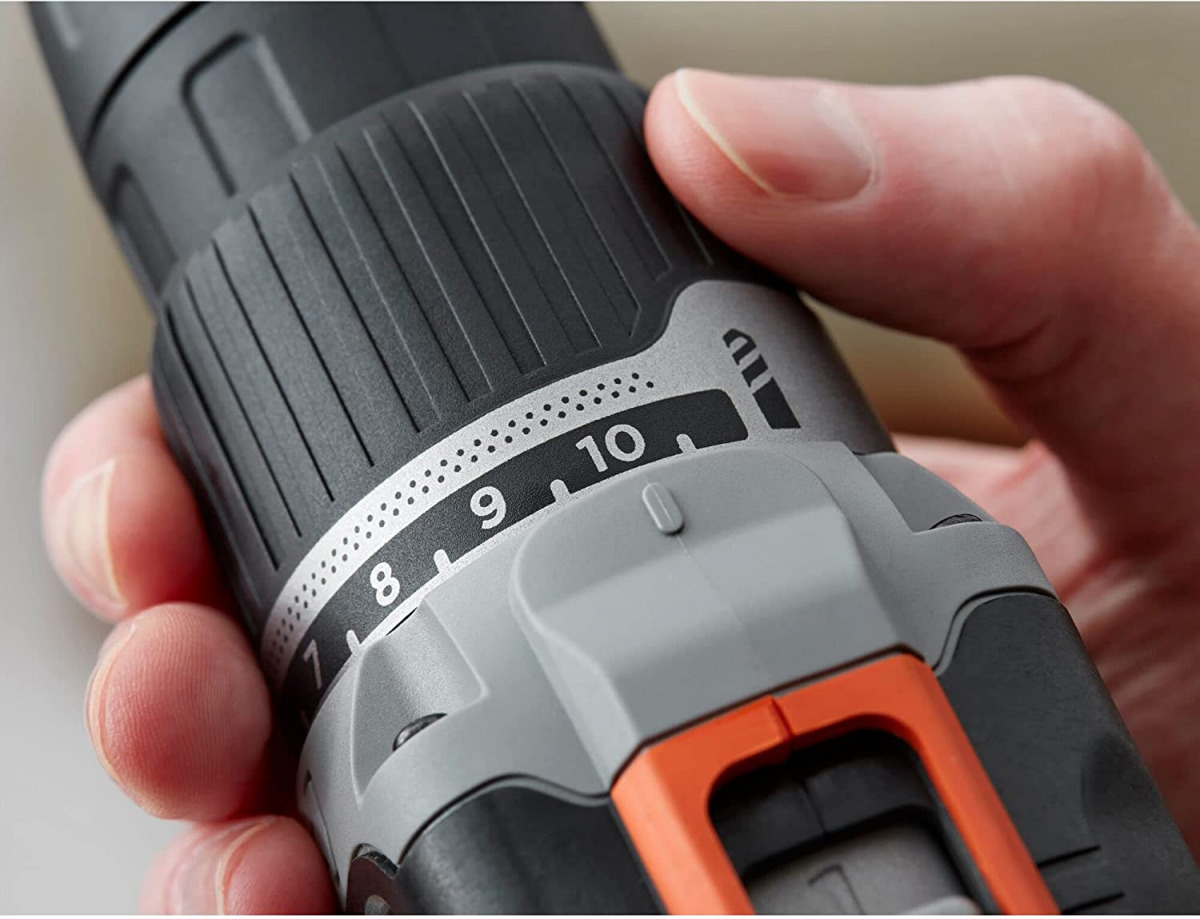 Aku udarna bušilica Black+Decker BCD003C1 18V sa 1.5Ah baterijom i punjačem