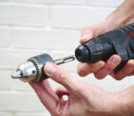 Električna udarna bušilica Black+Decker BEHS01K 650W SDS-Plus sa nastavcima u koferu