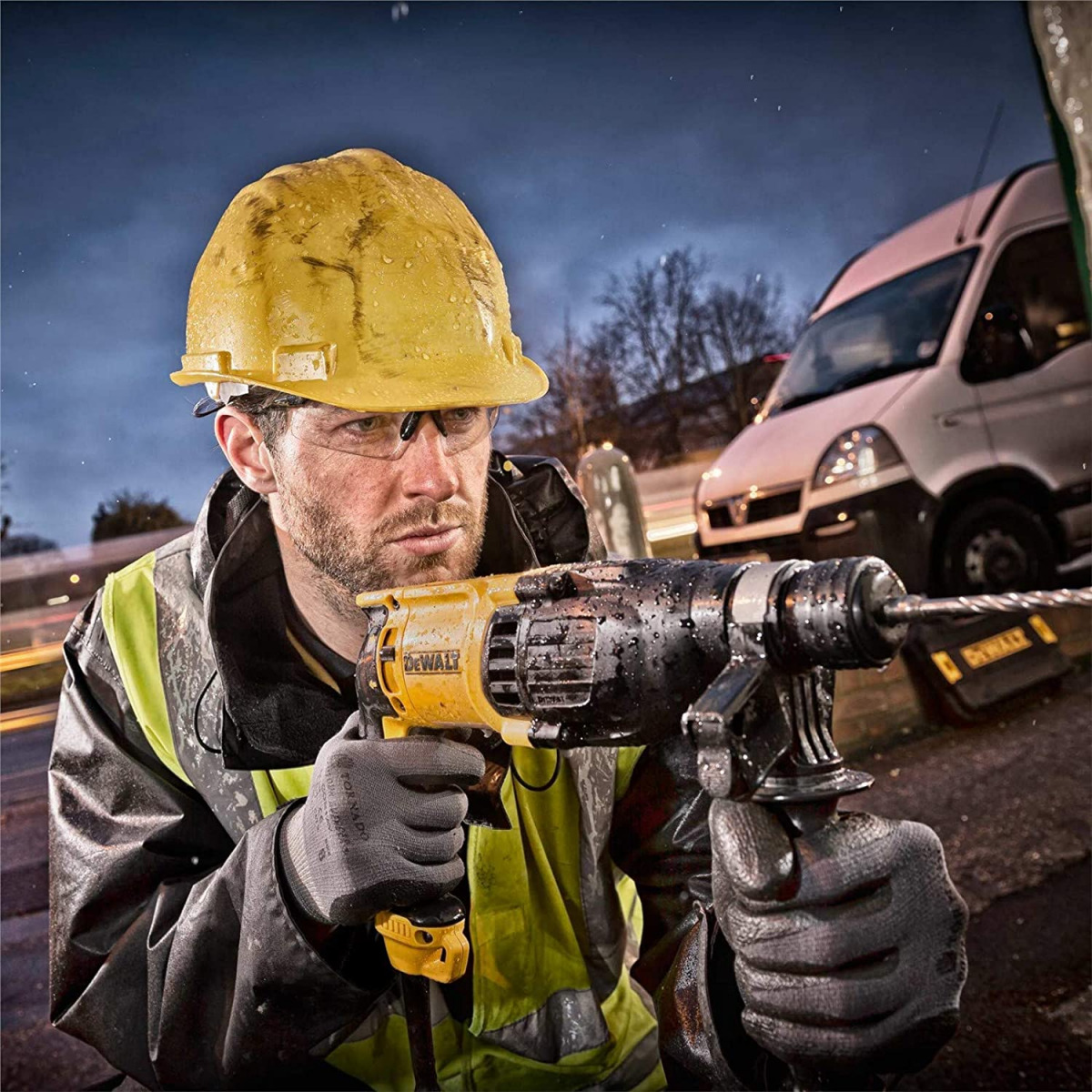 Električna udarna bušilica DeWalt D25033 SDS-Plus 710W