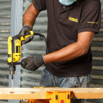 Električna udarna bušilica DeWalt DWD024K 700W