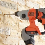 Aku udarna bušilica Black+Decker BCD900E2K SDS-Plus 18V sa priborom dvije 2.5Ah baterije i punjačem u koferu