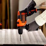 Električna udarna bušilica Black+Decker BEH550 550W